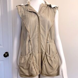 Elie Tahari khaki perforated genuine leather hooded vest medium $698